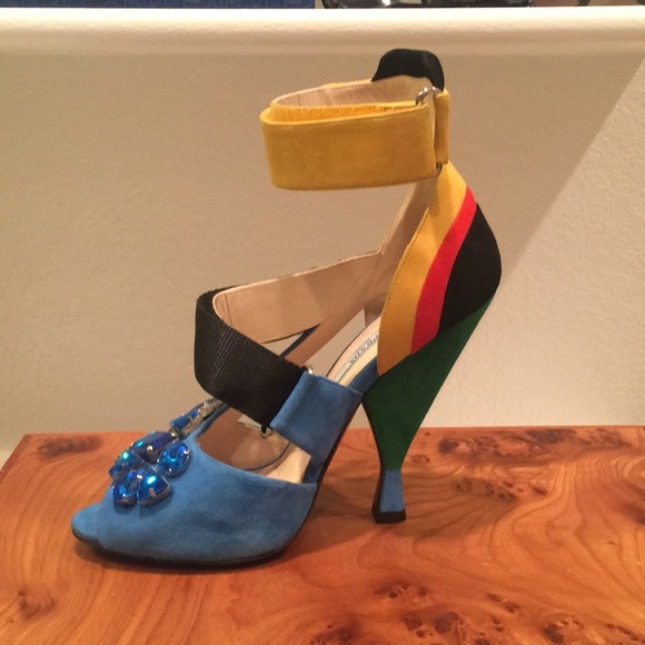 Prada shoes - Picture 2 of 4